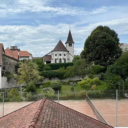 Walking Steps From Lake Geneva With Patio Apartmán *