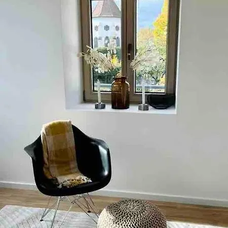 Walking Steps From Lake Geneva With Patio Apartamento Lutry