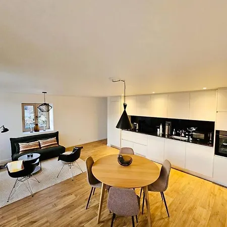 Walking Steps From Lake Geneva With Patio Lutry